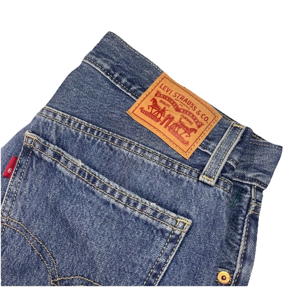 Levis Women's Low Pro Straight 27x29 Jeans Distressed EUC